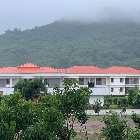 Mizzle Exotica Lonavala Apartamento Exterior foto