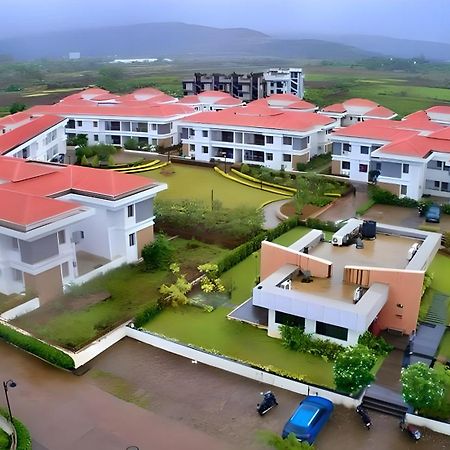 Mizzle Exotica Lonavala Apartamento Exterior foto