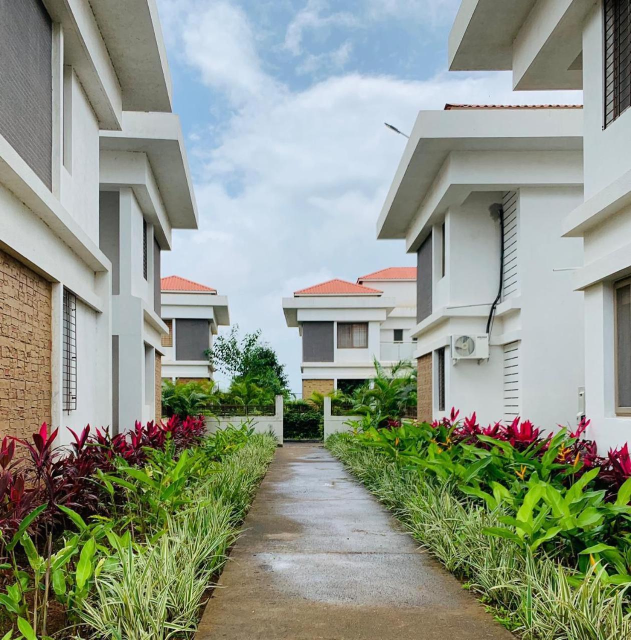 Mizzle Exotica Lonavala Apartamento Exterior foto
