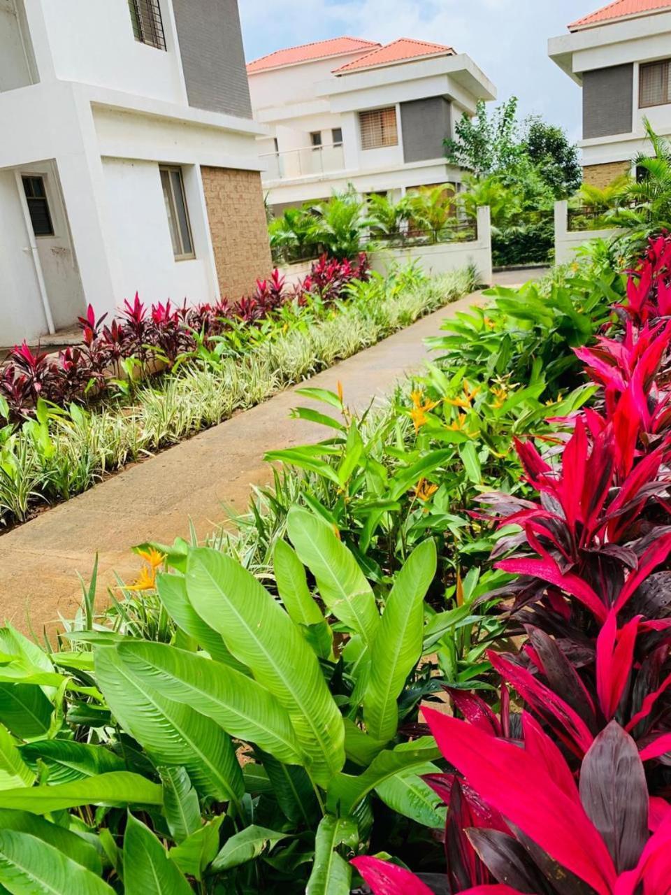 Mizzle Exotica Lonavala Apartamento Exterior foto