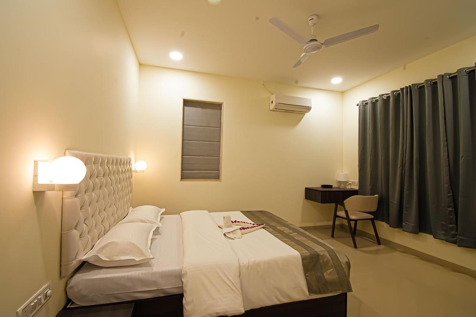 Mizzle Exotica Lonavala Apartamento Exterior foto