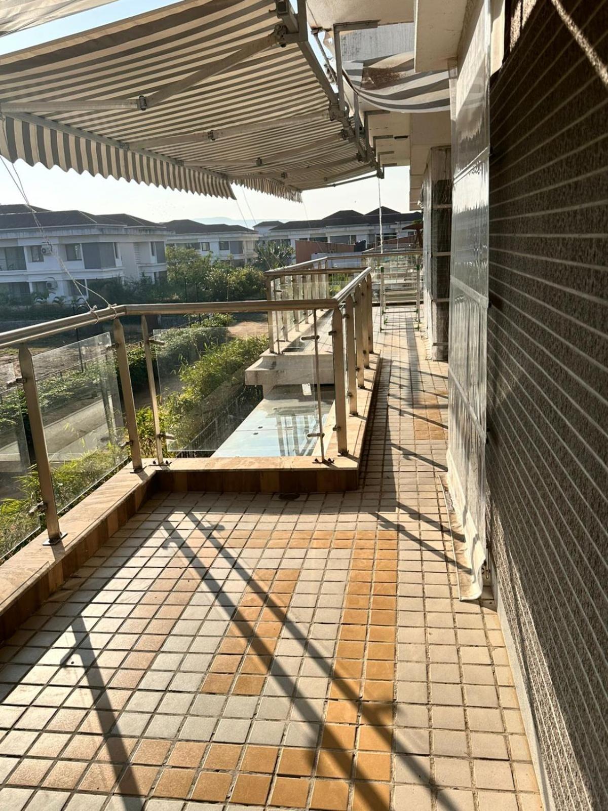 Mizzle Exotica Lonavala Apartamento Exterior foto