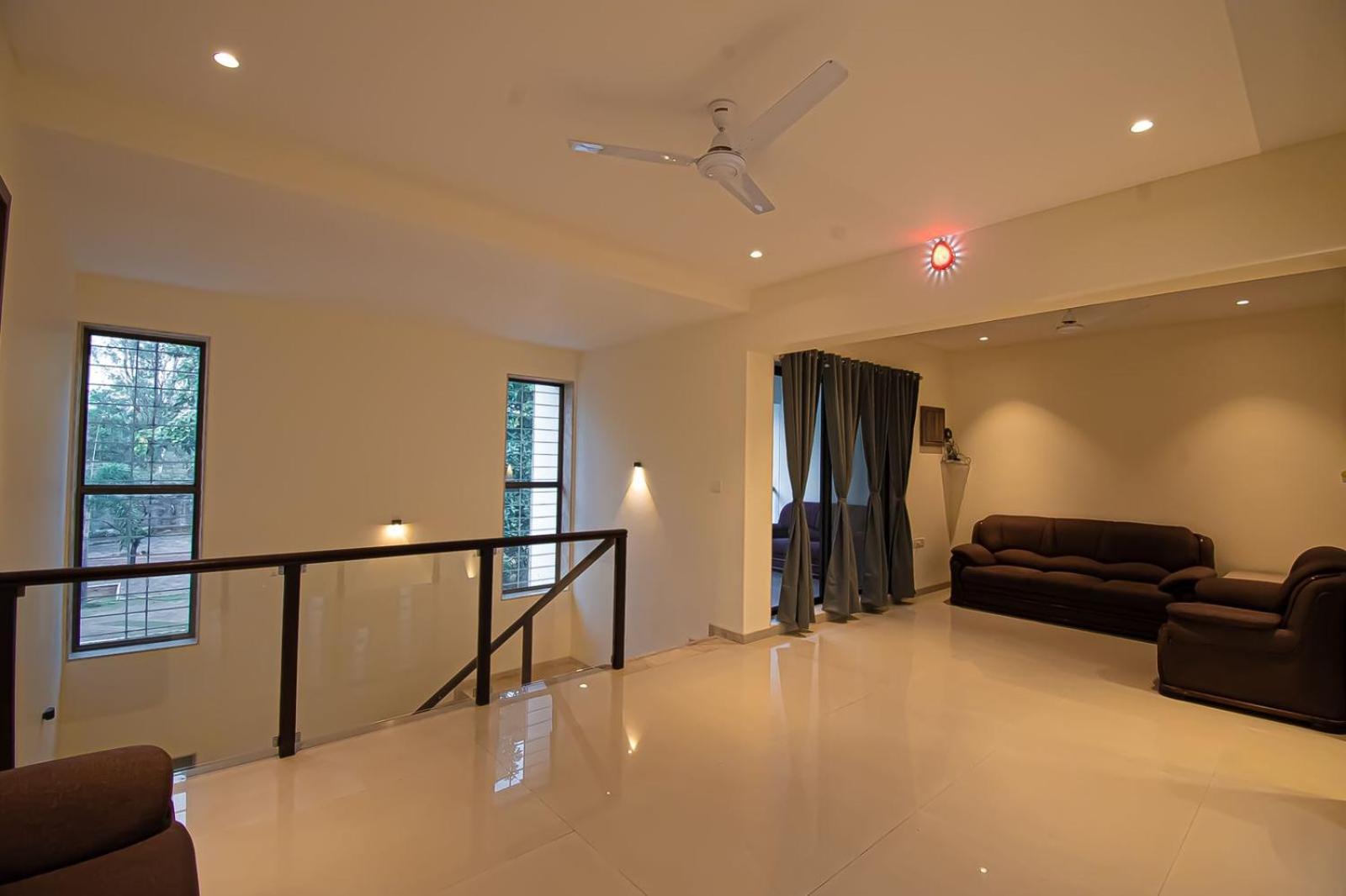 Mizzle Exotica Lonavala Apartamento Exterior foto