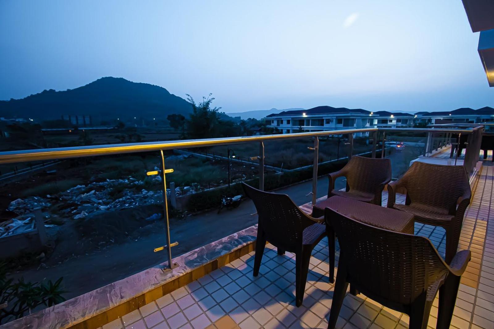 Mizzle Exotica Lonavala Apartamento Exterior foto