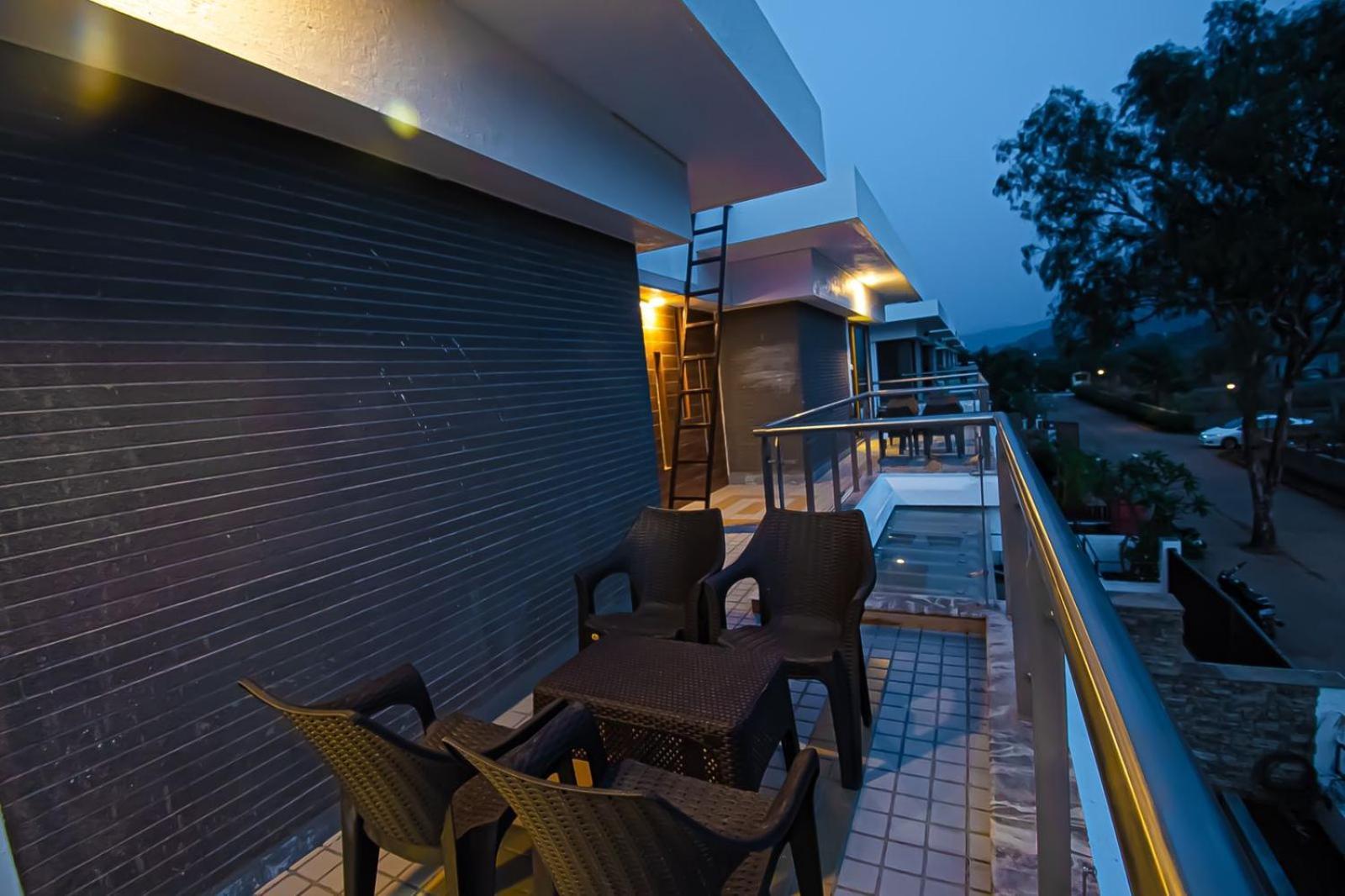 Mizzle Exotica Lonavala Apartamento Exterior foto