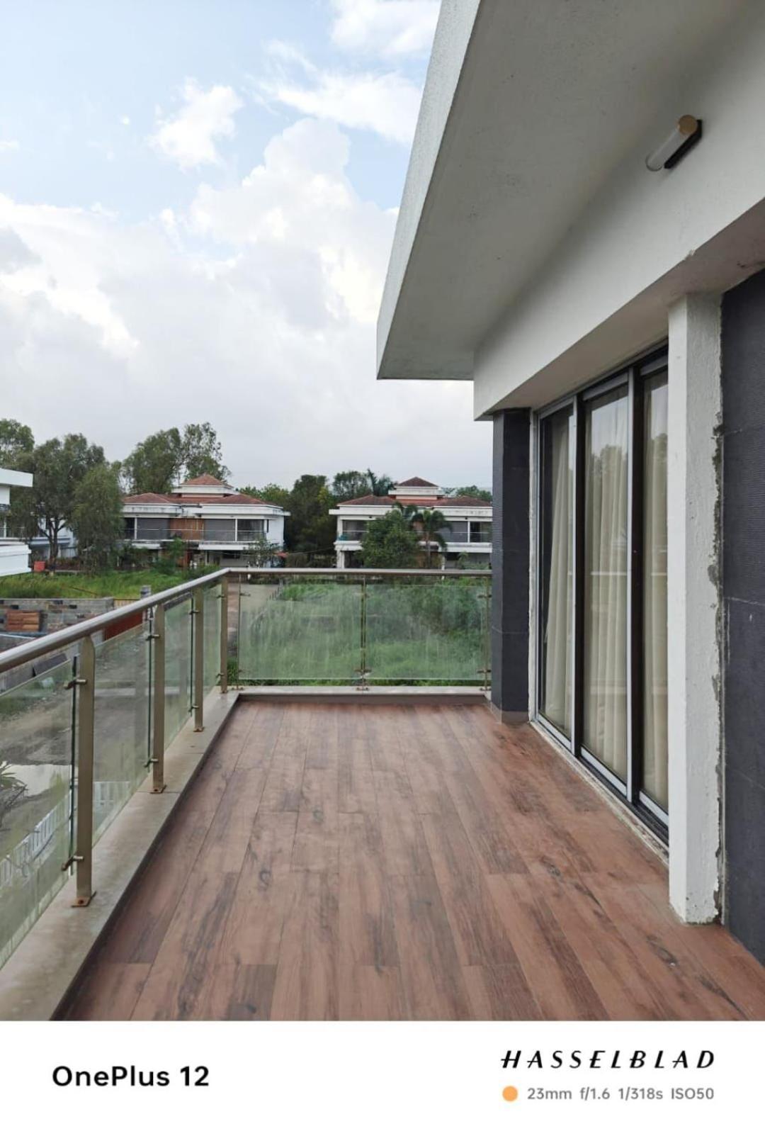 Mizzle Exotica Lonavala Apartamento Exterior foto