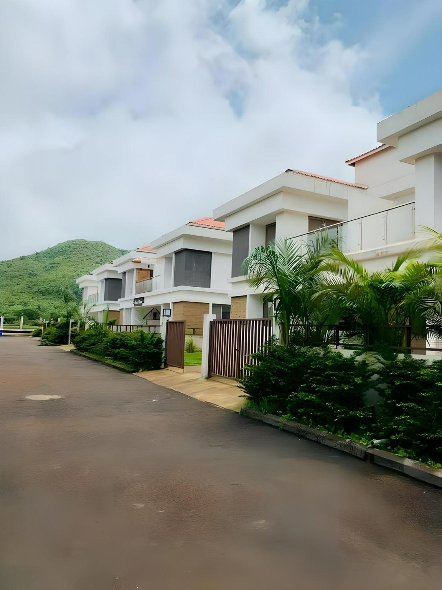 Mizzle Exotica Lonavala Apartamento Exterior foto