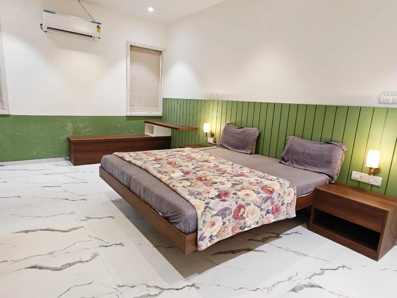Mizzle Exotica Lonavala Apartamento Exterior foto